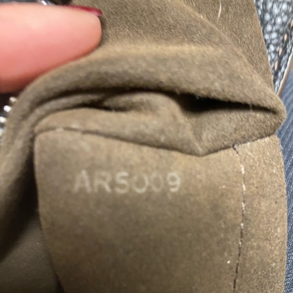 Pre-loved, black perforated LV hobo in excellent condition. - Picture 5 of 5